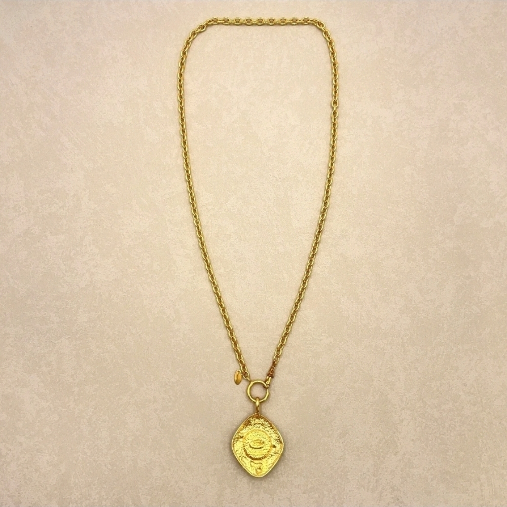 Authen Chanel Coco Arabesque Diamond Pearl Necklace Engraved 3893 W/Box - Picture 6 of 16